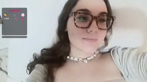 Snapshot of mia_boone chatting on 02/17/25, 07:15 mia_boone online show from 02/17/25, 07:15