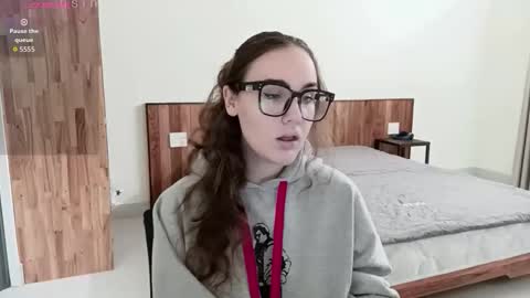 Snapshot of mia_boone chatting on 10/29/25, 02:36 mia_boone online show from 10/29/25, 02:36