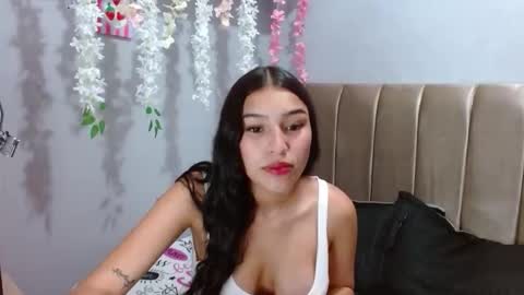 mia_brown69 online show from 05/22/26, 12:40