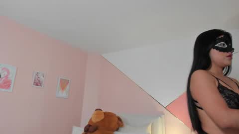 Snapshot of mia_cano_ chatting on 10/31/25, 11:44 Mia Cano online show from 10/31/25, 11:44