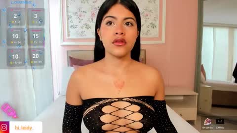 Snapshot of mia_cano_ chatting on 11/26/25, 11:44 Mia Cano online show from 11/26/25, 11:44