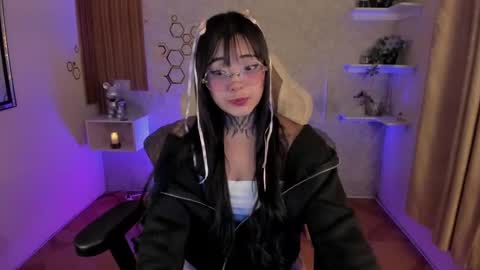 Snapshot of mia_cat05 chatting on 09/21/25, 07:32 Mia online show from 09/21/25, 07:32