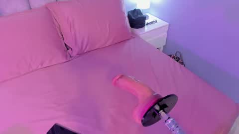 mia online show from 10/01/25, 11:27