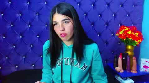 mia_charlothe online show from 01/22/25, 03:09