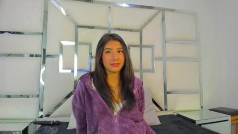 mia_clark18 online show from 10/10/25, 03:38