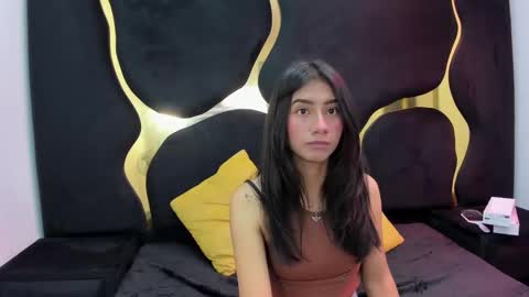 mia_clark18 online show from 10/14/25, 04:52