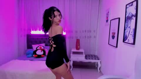 Mia online show from 11/27/25, 09:39