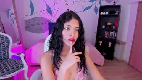 Mia online show from 03/17/26, 07:17