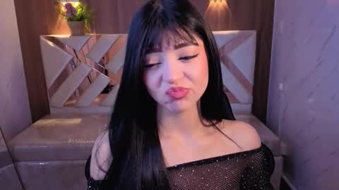 Snapshot of mia_collins_b chatting on 12/14/25, 01:16 mia_collins_b online show from 12/14/25, 01:16