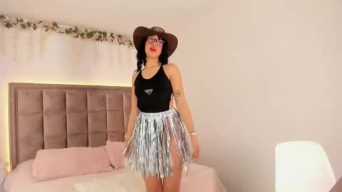 mia_corner online show from 10/11/25, 10:19