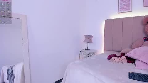 mia_corner online show from 11/19/25, 11:49