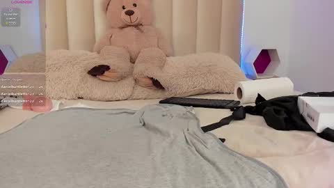 Snapshot of mia_corner chatting on 01/15/26, 10:13 mia_corner online show from 01/15/26, 10:13