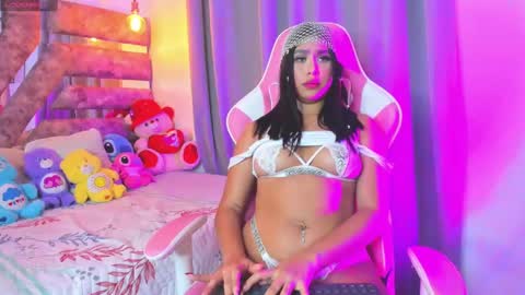 Mia online show from 01/26/25, 06:59