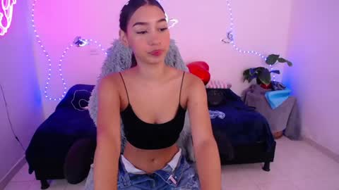 mia_cute_girl online show from 06/07/26, 12:20