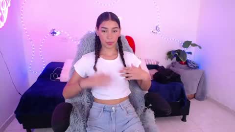mia_cute_girl online show from 06/08/26, 12:16