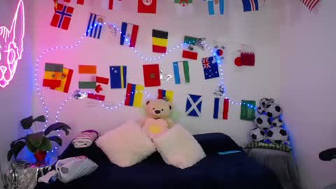 mia_cute_girl online show from 06/11/26, 12:25