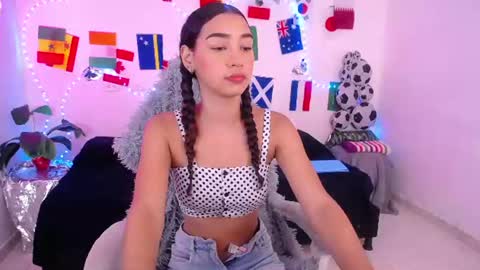 Snapshot of mia_cute_girl chatting on 06/29/26, 06:08 mia_cute_girl online show from 06/29/26, 06:08