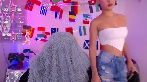 Snapshot of mia_cute_girl chatting on 07/10/26, 12:08 mia_cute_girl online show from 07/10/26, 12:08