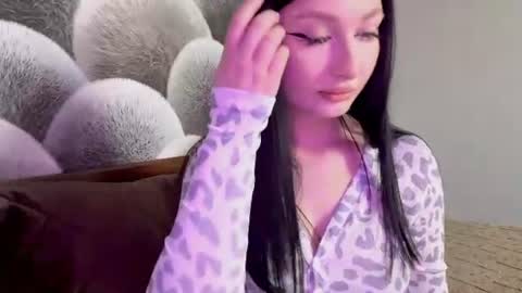 Mia online show from 07/10/26, 04:28