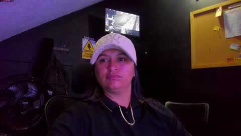 Snapshot of mia_daniela_ chatting on 10/01/25, 05:57 Mia daniela online show from 10/01/25, 05:57