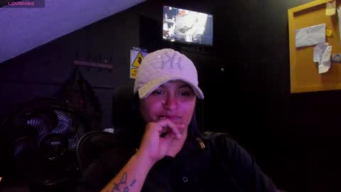 Snapshot of mia_daniela_ chatting on 10/16/25, 04:02 Mia daniela online show from 10/16/25, 04:02