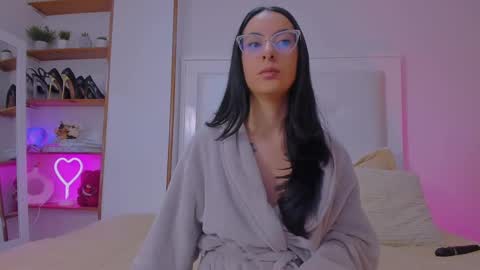 Snapshot of mia_daniellshot chatting on 03/05/25, 12:55 Sarah Luna online show from 03/05/25, 12:55