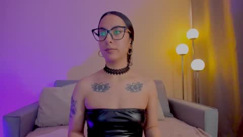 Snapshot of mia_daniellshot chatting on 03/03/26, 07:42 Sarah Luna online show from 03/03/26, 07:42