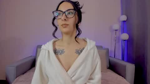 Snapshot of mia_daniellshot chatting on 04/14/26, 12:22 Sarah Luna online show from 04/14/26, 12:22