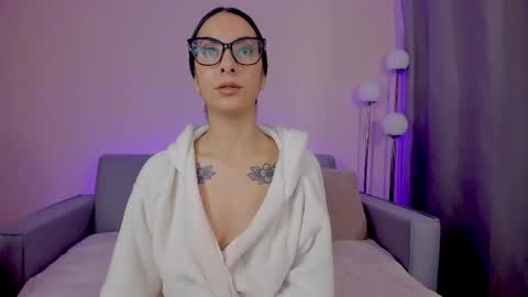 Snapshot of mia_daniellshot chatting on 04/22/26, 12:18 Sarah Luna online show from 04/22/26, 12:18