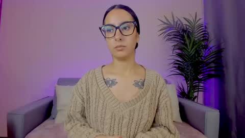 Snapshot of mia_daniellshot chatting on 05/03/26, 12:55 Sarah Luna online show from 05/03/26, 12:55