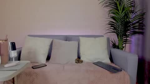 Snapshot of mia_daniellshot chatting on 05/09/26, 12:10 Sarah Luna online show from 05/09/26, 12:10