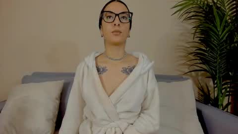 Snapshot of mia_daniellshot chatting on 05/10/26, 12:54 Sarah Luna online show from 05/10/26, 12:54