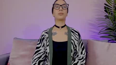 Snapshot of mia_daniellshot chatting on 05/22/26, 01:28 Sarah Luna online show from 05/22/26, 01:28