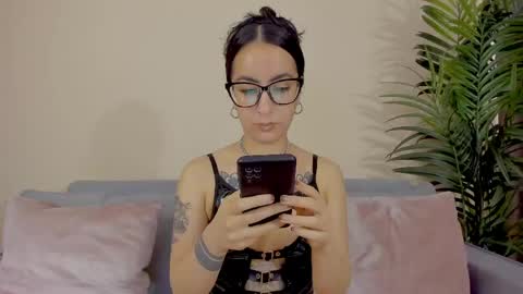 Snapshot of mia_daniellshot chatting on 06/03/26, 02:19 Sarah Luna online show from 06/03/26, 02:19