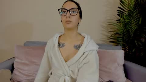 Snapshot of mia_daniellshot chatting on 06/05/26, 11:38 Sarah Luna online show from 06/05/26, 11:38