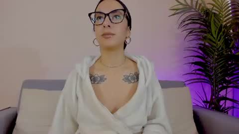 Sarah Luna online show from 06/16/26, 01:14