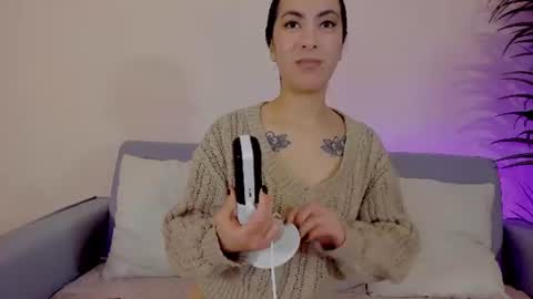Sarah Luna online show from 06/17/26, 01:23
