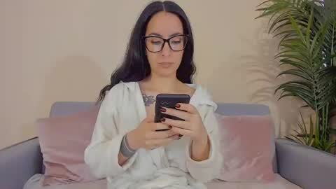 Sarah Luna online show from 06/30/26, 12:17