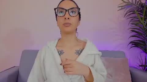 Sarah Luna online show from 07/02/26, 12:22