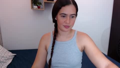 Snapshot of mia_danielsx chatting on 12/15/24, 01:35 Mia online show from 12/15/24, 01:35