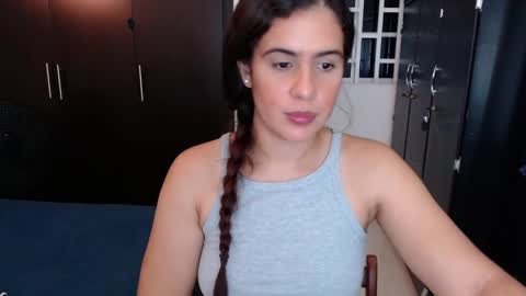 Snapshot of mia_danielsx chatting on 12/15/24, 04:40 Mia online show from 12/15/24, 04:40