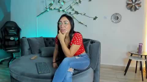 mia_davis__ online show from 07/28/26, 03:21