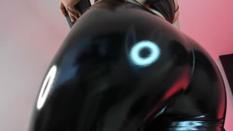 Mia online show from 12/23/24, 12:25