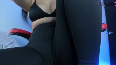 Mia online show from 03/11/25, 08:09