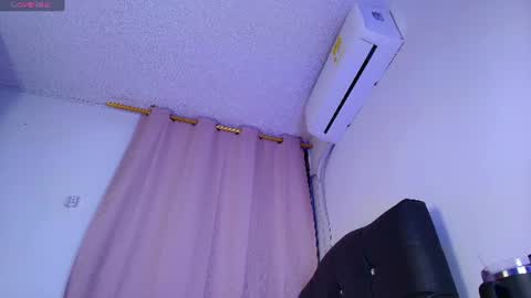 Mia online show from 06/11/26, 12:32