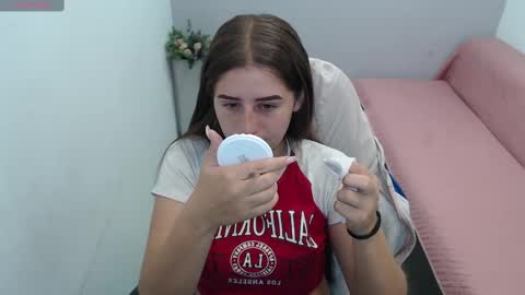 Mia online show from 09/12/25, 01:55