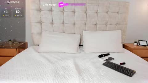 Snapshot of mia_dolls18 chatting on 05/31/26, 04:20 MIA help me get to 25 hands up online show from 05/31/26, 04:20