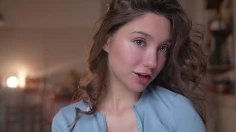 Snapshot of mia_dynasty chatting on 10/03/25, 04:37 Mia online show from 10/03/25, 04:37