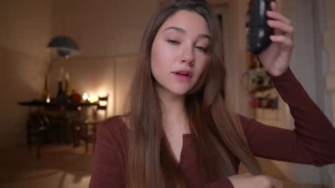 Snapshot of mia_dynasty chatting on 11/01/25, 06:43 Mia online show from 11/01/25, 06:43