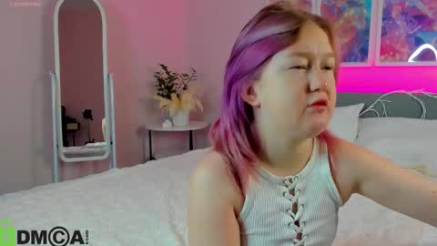 Mia online show from 09/22/25, 02:35